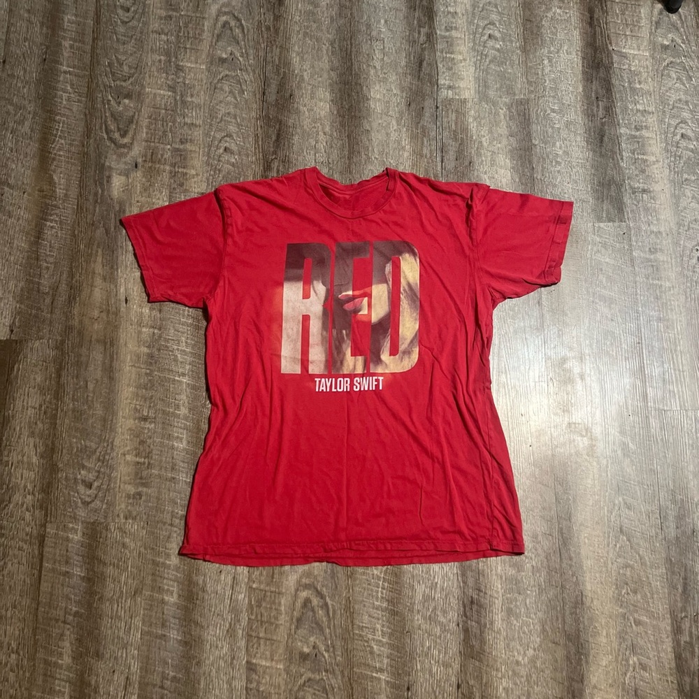 Taylor Swift Red Short Sleeve Tee